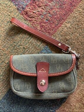 Dooney& Bourke Wristlet